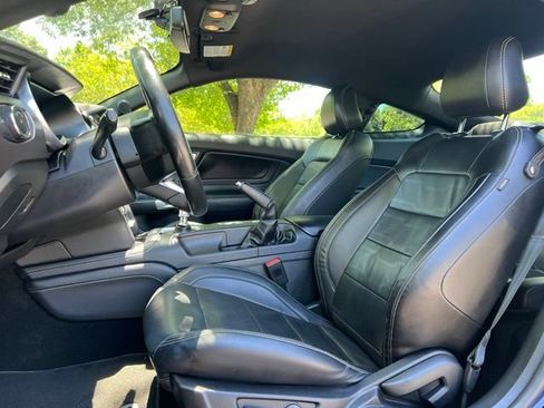 Used 2019 Ford Mustang GT Premium w/ Equipment Group 401A RWD image 13
