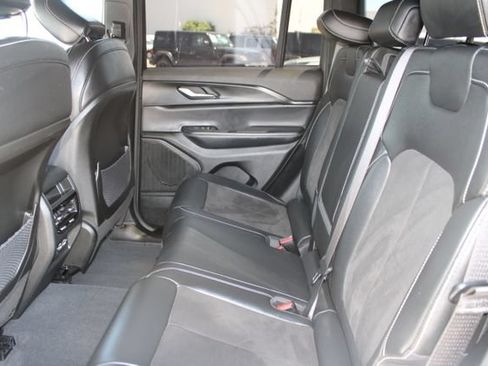 Used 2023 Jeep Grand Cherokee Altitude AWD/4WD image 36