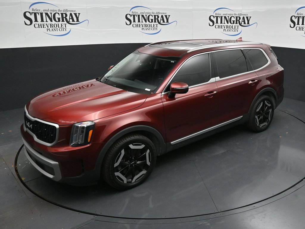 Used 2023 Kia Telluride EX w/ EX Captain's Chair Package FWD image 20