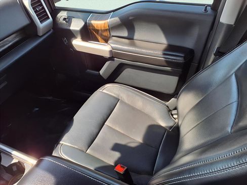 Used 2019 Ford F150 Lariat w/ Equipment Group 502A Luxury image 14