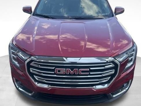 Used 2023 GMC Terrain SLT FWD image 2