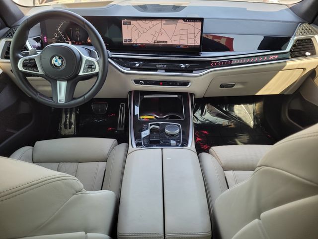Used 2023 BMW X7 xDrive40i w/ M Sport Package AWD/4WD image 13
