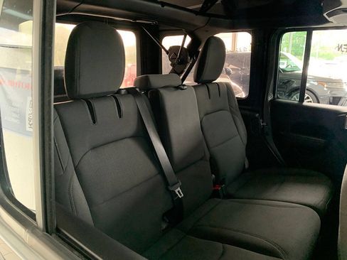 Used 2023 Jeep Wrangler Unlimited w/ Cold Weather Group AWD/4WD image 10