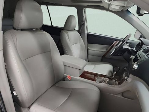 Used 2012 Toyota Highlander Limited w/ Tow Pkg image 14