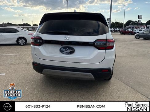 Used 2025 Honda Pilot EX-L image 11