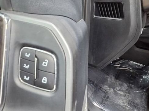Used 2025 Ford F250 Lariat w/ Black Appearance Package AWD/4WD image 29