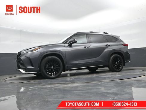 Used 2023 Toyota Highlander XSE AWD/4WD image 46