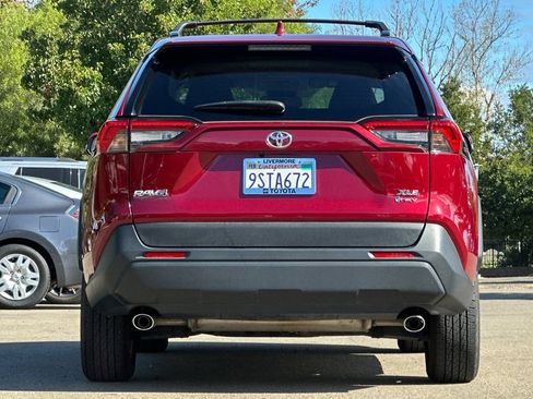 Certified 2025 Toyota RAV4 XLE AWD/4WD image 5
