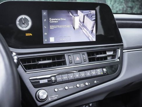 Certified 2025 Lexus ES 300h w/ Premium Package image 16