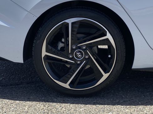 Certified 2022 Hyundai Elantra N Line FWD image 9