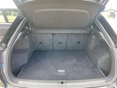 Used 2021 Audi Q3 2.0T Premium image 11