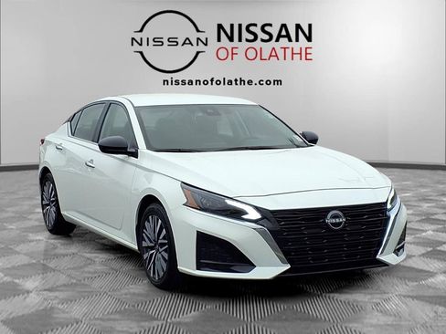 Certified 2025 Nissan Altima 2.5 SV FWD image 30