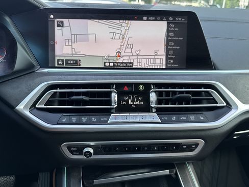 Used 2022 BMW X7 xDrive40i w/ Premium Package AWD/4WD image 19