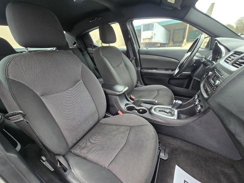 Used 2012 Dodge Avenger SXT image 27