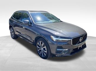 Used 2022 Volvo XC60 B5 Momentum w/ Advanced Package image 1