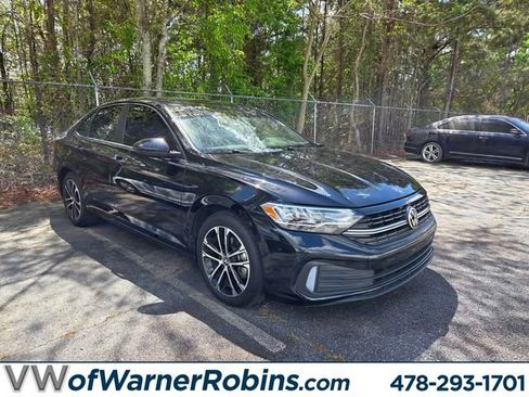 Used 2022 Volkswagen Jetta Sport image 1