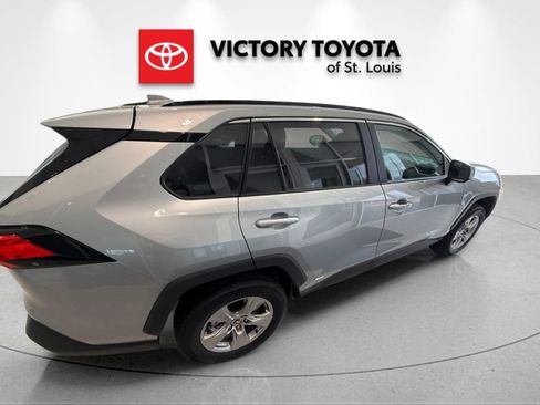 Used 2025 Toyota RAV4 XLE image 2