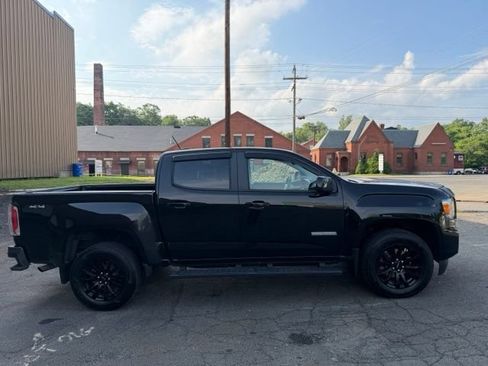 Used 2022 GMC Canyon Elevation w/ Elevation Premium Package AWD/4WD image 4