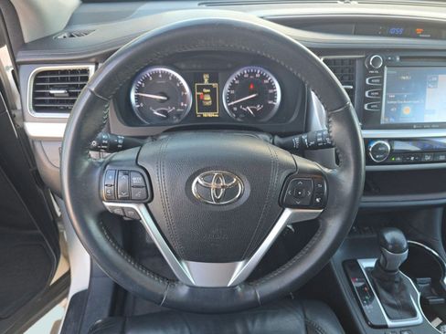 Used 2016 Toyota Highlander XLE image 28