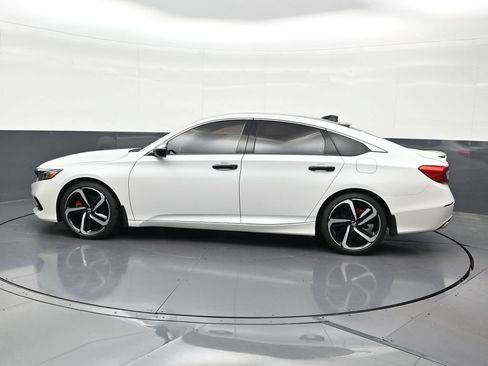 Used 2022 Honda Accord Sport image 2