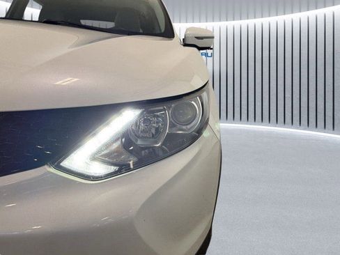 Used 2019 Nissan Rogue Sport SV image 16