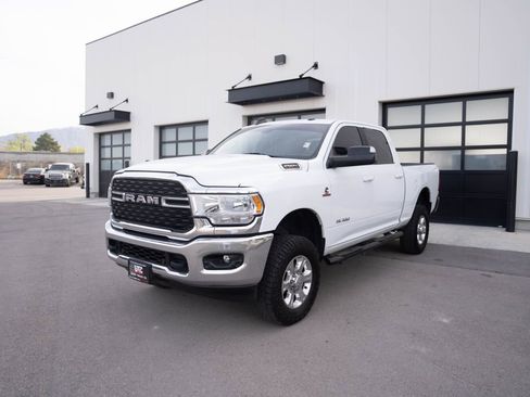 Used 2022 RAM 2500 Big Horn AWD/4WD image 3