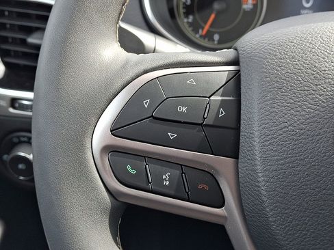 Used 2021 Jeep Cherokee Latitude Lux 80th Anniv w/ Quick Order Package 26U 80TH image 21