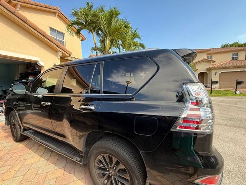 Certified 2023 Lexus GX 460 Premium AWD/4WD image 3