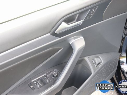 Used 2024 Volkswagen Jetta SE image 21