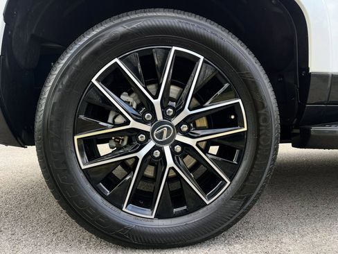 Used 2025 Lexus GX 550 w/ Cold Area Package image 60