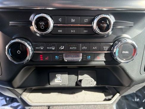 Used 2022 Ford F150 Lariat RWD image 22