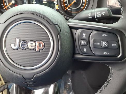 New 2026 Jeep Gladiator Willys AWD/4WD image 19