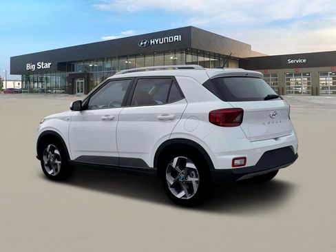New 2026 Hyundai Venue SEL image 4