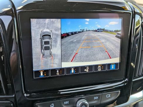 Used 2023 Chevrolet Traverse Premier FWD image 25