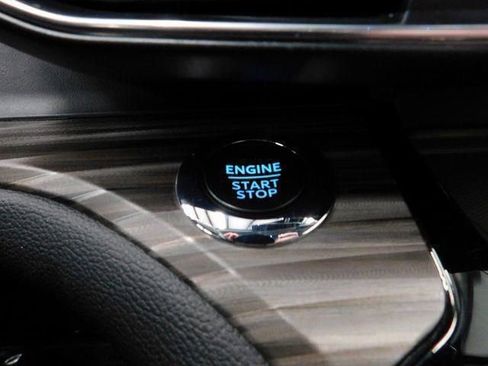 Used 2023 Ford Explorer Limited image 50