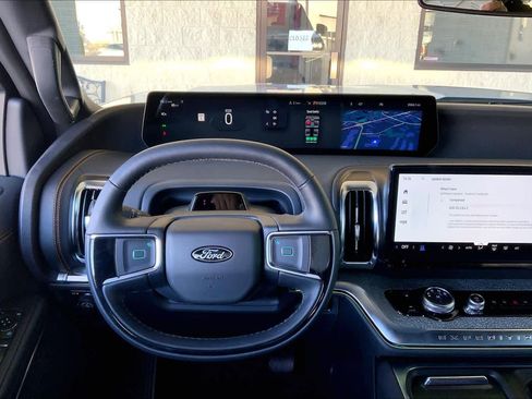 Used 2025 Ford Expedition Tremor image 6