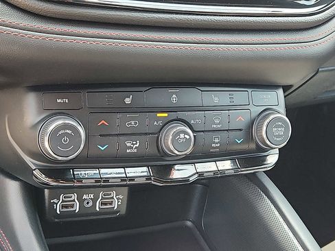 Certified 2025 Dodge Durango GT AWD/4WD image 15