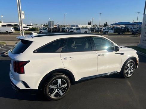 Used 2023 Kia Sorento EX w/ Panoramic Sunroof Package FWD image 12