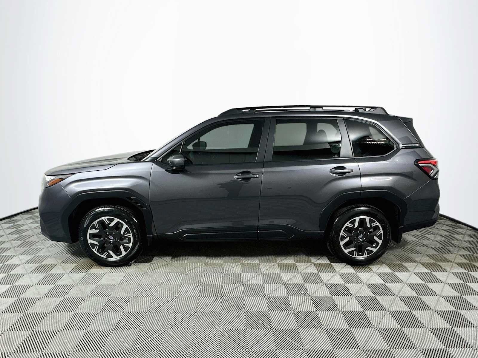 Used 2026 Subaru Forester Premium w/ Base/Premium Package AWD/4WD image 4