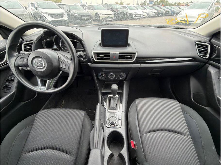 Used 2016 MAZDA MAZDA3 i Sport w/ Preferred Equipment Package FWD image 4