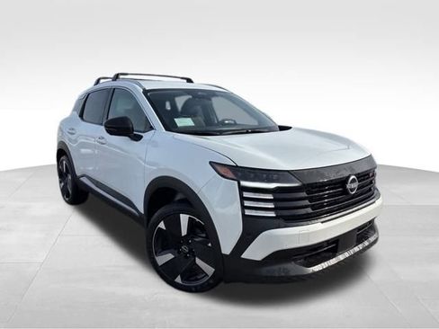 New 2026 Nissan Kicks SR w/ Cold Weather Package AWD/4WD image 2