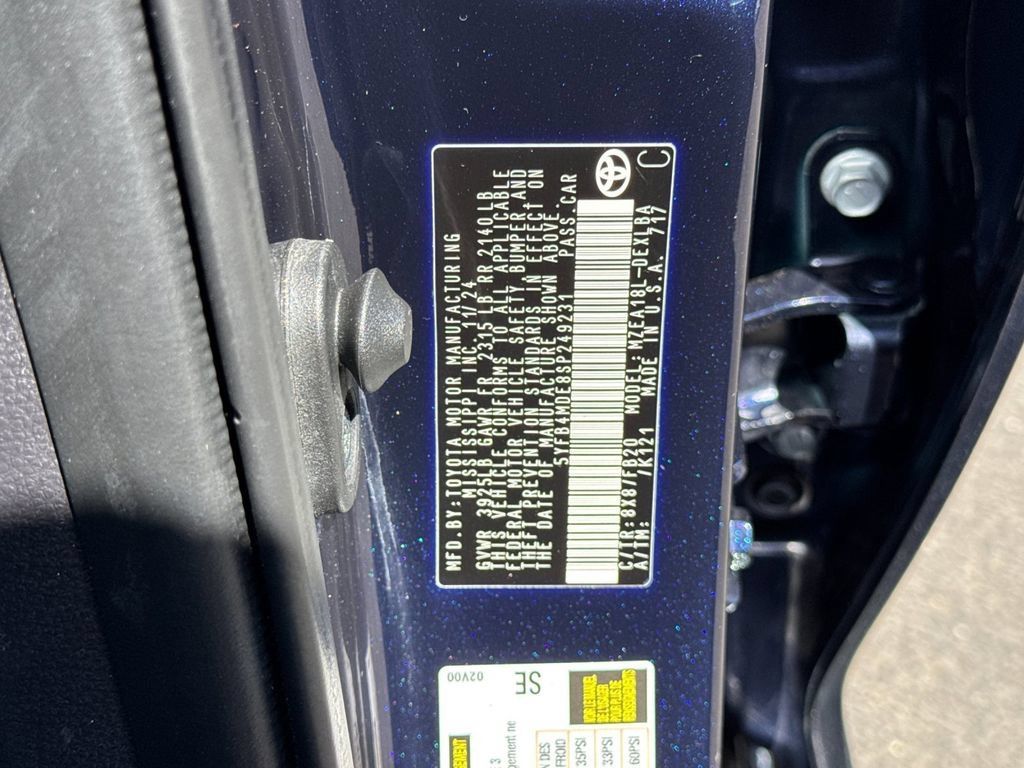 Used 2025 Toyota Corolla LE FWD image 25