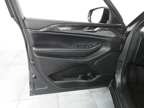 Used 2023 Jeep Grand Cherokee L Laredo AWD/4WD image 22