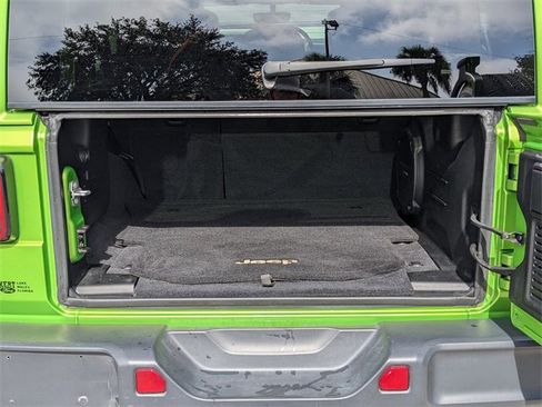 Used 2019 Jeep Wrangler Unlimited Sahara image 12