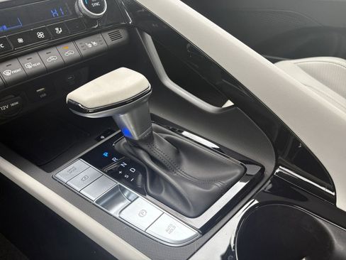 Used 2025 Hyundai Elantra Limited image 37