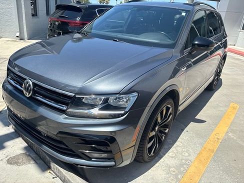 Used 2021 Volkswagen Tiguan SE FWD image 3