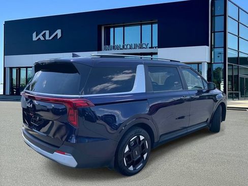 Certified 2026 Kia Carnival EX FWD image 11