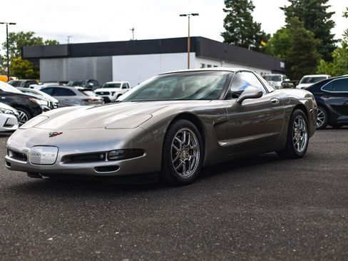 Used 1998 Chevrolet Corvette Coupe w/ Memory Pkg RWD image 4