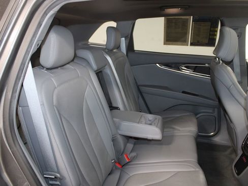 Used 2022 Lincoln Nautilus Reserve image 31