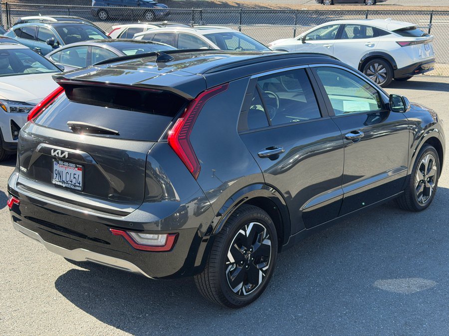 Used 2024 Kia Niro Wave FWD image 5